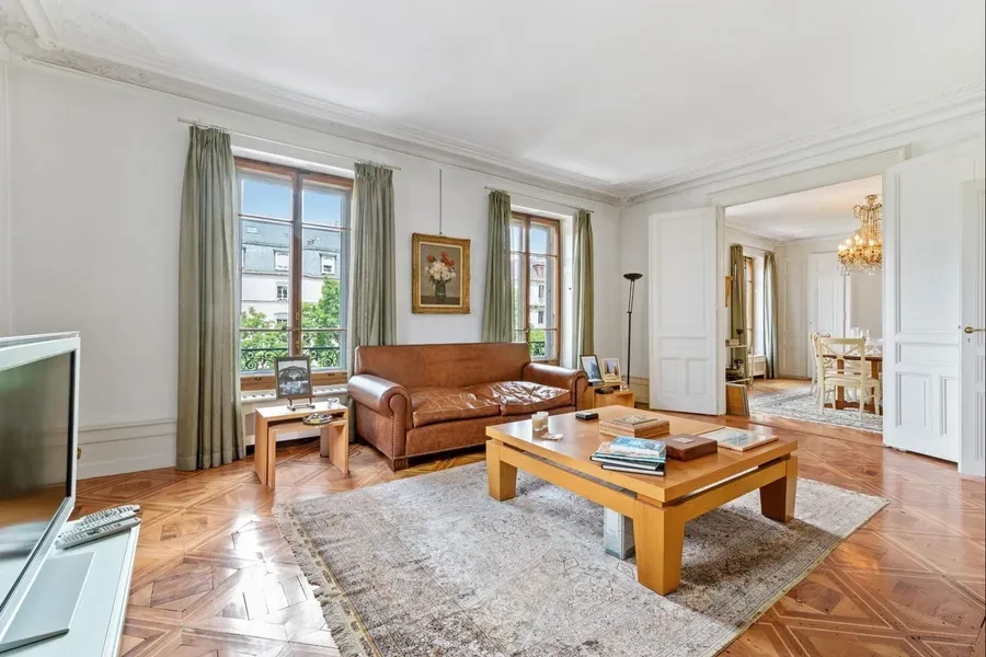Geneva 19th-century townhouse — living room with herringbone parquet, high ceilings and period mouldings