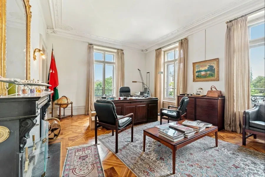 Geneva 19th-century townhouse — reception room with marble fireplace, parquet floors and tall windows
