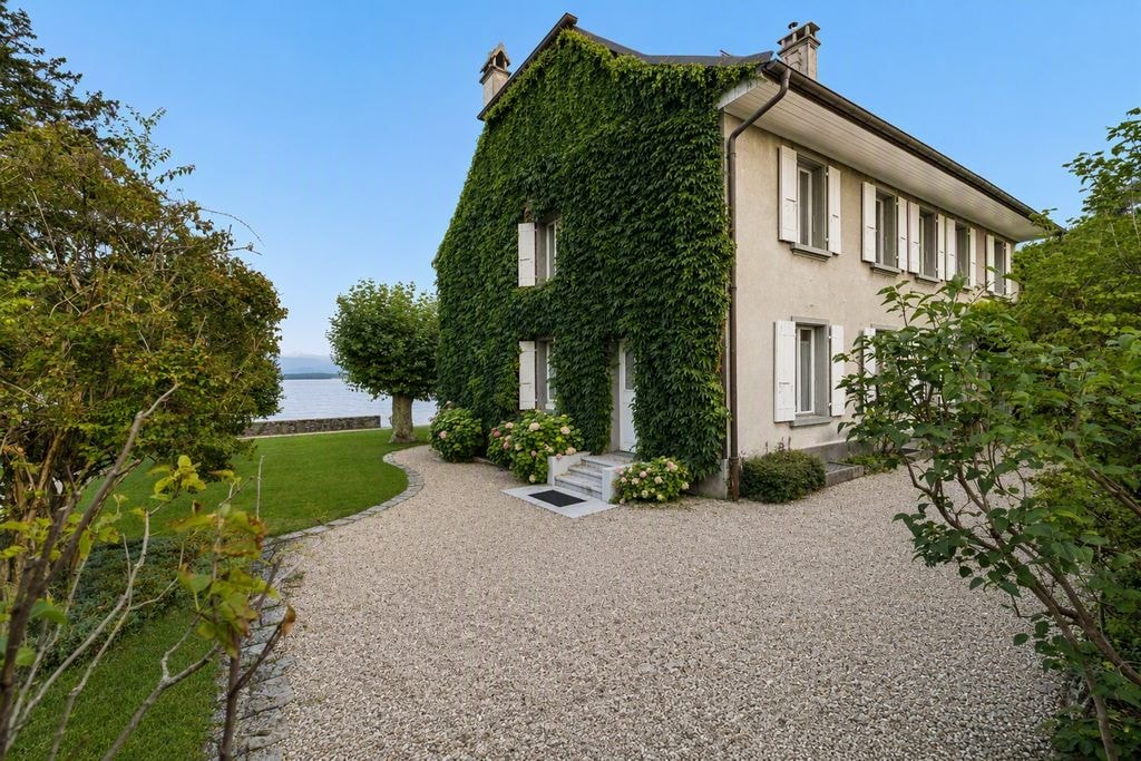 Exceptional Waterfront Villa with Private Marina in Nyon