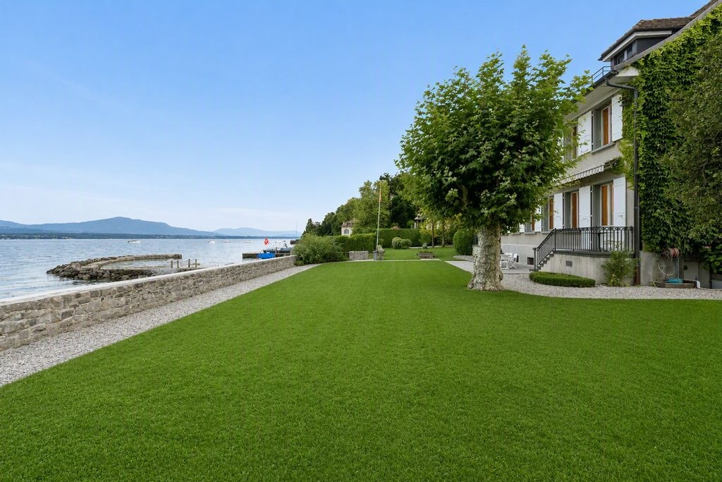 Exceptional Waterfront Villa with Private Marina in Nyon